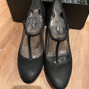 Ecco Nephi 70MM Black T-Bar Mary Jane Pump